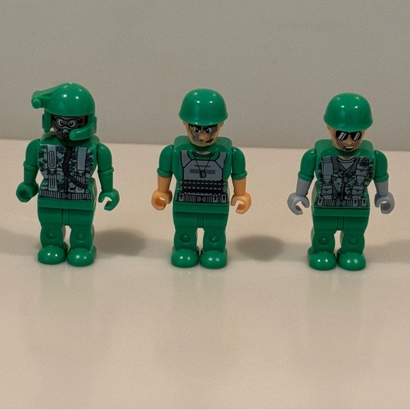 Make-It Blocks Twelve Mini Figs - Picture 4 of 13